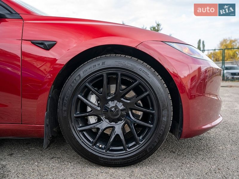 Седан Tesla Model 3 2024 в Киеве