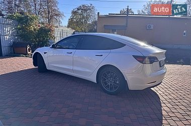 Седан Tesla Model 3 2021 в Миргороді