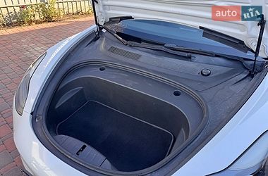 Седан Tesla Model 3 2021 в Миргороді
