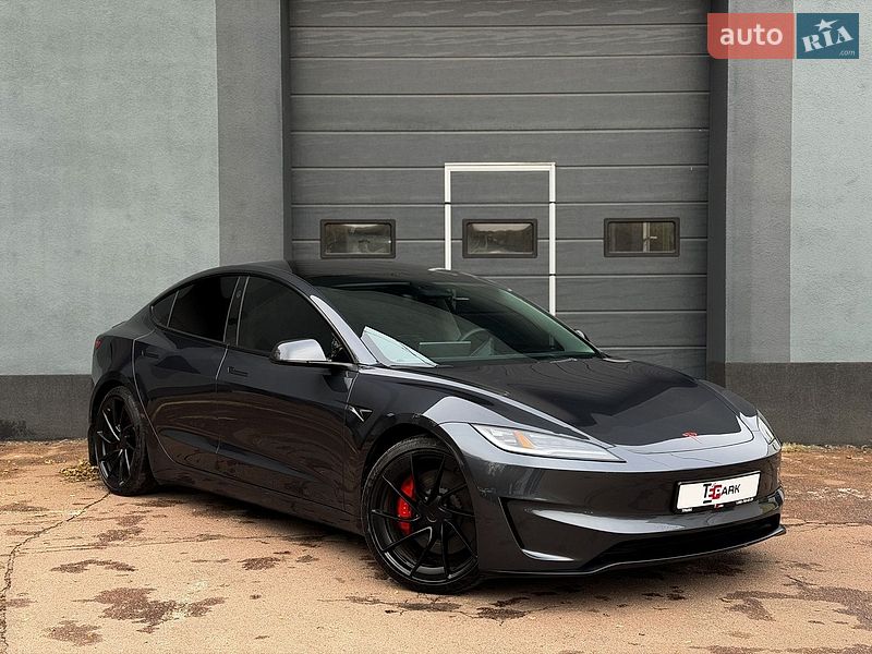 Tesla Model 3 2024