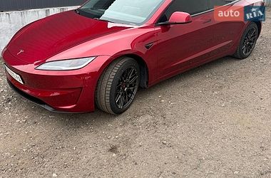 Седан Tesla Model 3 2025 в Черкассах