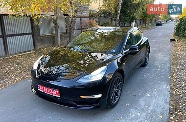 Седан Tesla Model 3 2018 в Ужгороде