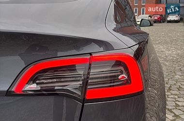 Седан Tesla Model 3 2023 в Днепре