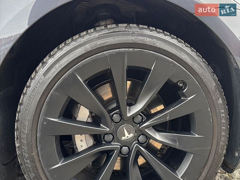 Седан Tesla Model 3 2023 в Днепре