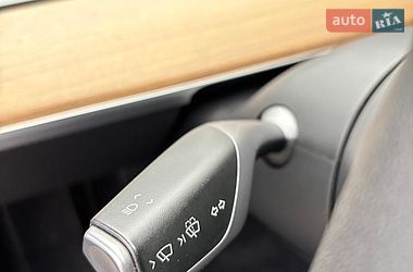 Седан Tesla Model 3 2023 в Днепре