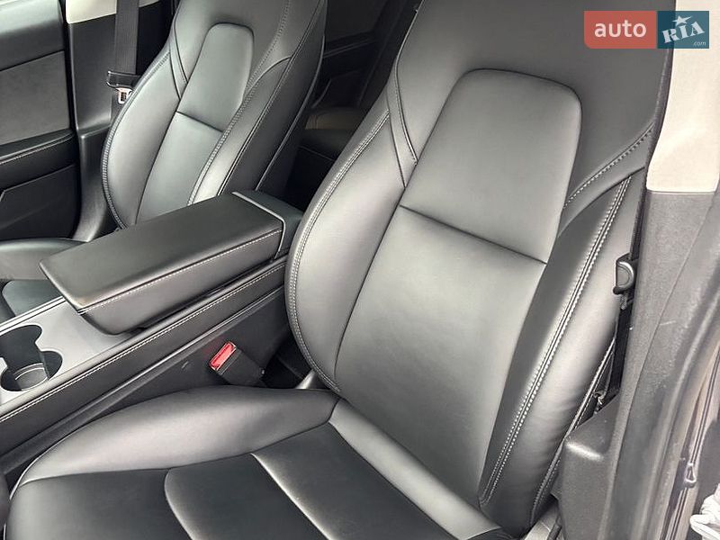 Седан Tesla Model 3 2023 в Днепре