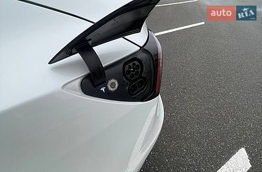 Седан Tesla Model 3 2019 в Киеве
