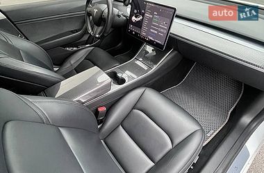 Седан Tesla Model 3 2019 в Киеве