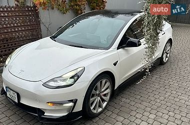 Седан Tesla Model 3 2021 в Львове