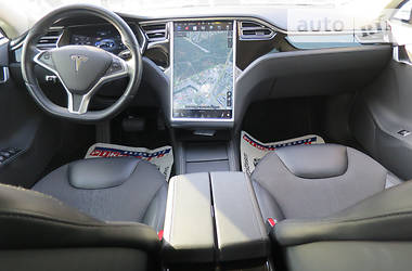 Седан Tesla Model S 2015 в Киеве