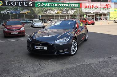 Седан Tesla Model S 2015 в Харькове