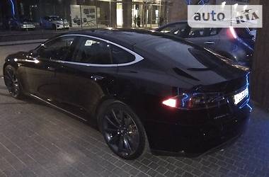 Лифтбек Tesla Model S 2014 в Киеве