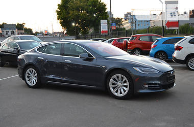 Хэтчбек Tesla Model S 2017 в Киеве