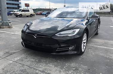 Седан Tesla Model S 2016 в Киеве