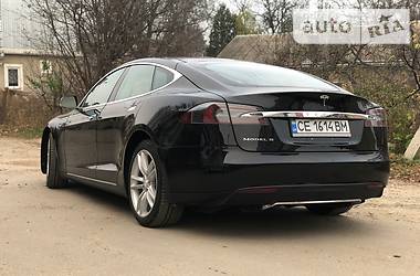 Хэтчбек Tesla Model S 2013 в Черновцах