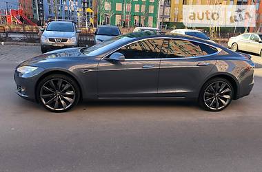 Седан Tesla Model S 2013 в Киеве