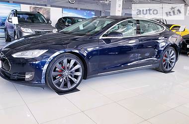 Лифтбек Tesla Model S 2014 в Киеве