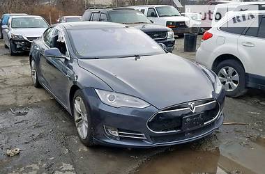 Седан Tesla Model S 2016 в Львове