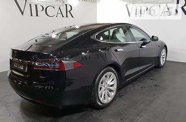 Седан Tesla Model S 2017 в Киеве