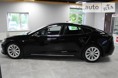 Лифтбек Tesla Model S 2018 в 