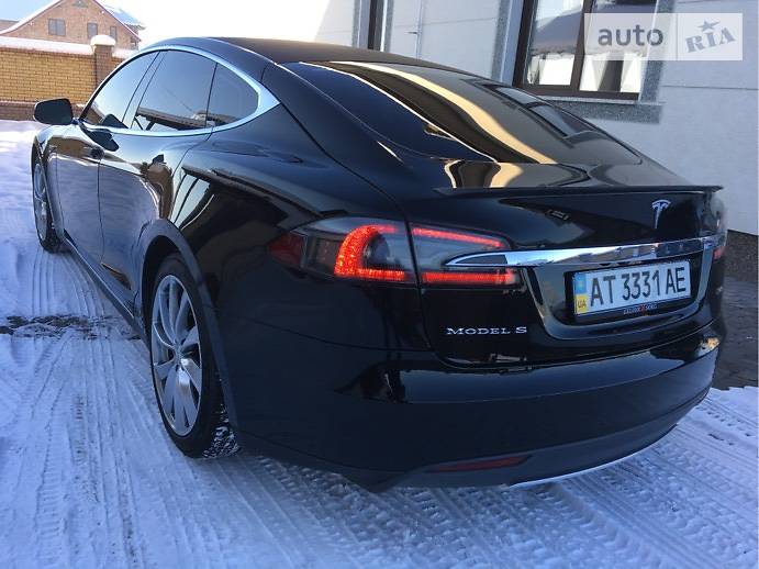 Хэтчбек Tesla Model S 2014 в Коломые