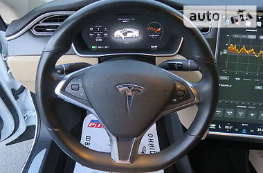 Седан Tesla Model S 2015 в Киеве