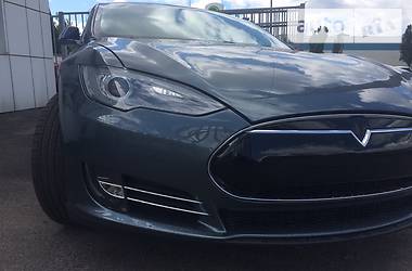 Седан Tesla Model S 2014 в Киеве