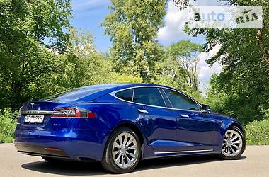 Лифтбек Tesla Model S 2017 в Киеве