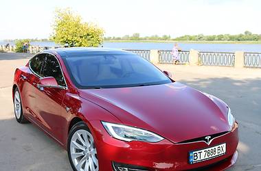 Лифтбек Tesla Model S 2016 в Херсоне