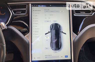 Хетчбек Tesla Model S 2014 в 