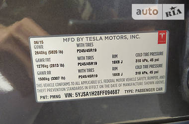 Хэтчбек Tesla Model S 2015 в 