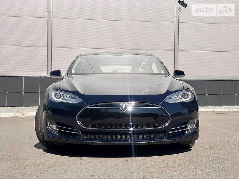 Лифтбек Tesla Model S 2013 в Киеве