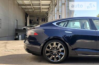 Лифтбек Tesla Model S 2013 в Киеве