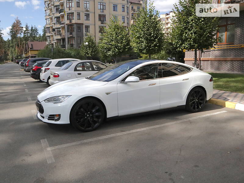 Седан Tesla Model S 2012 в Харкові