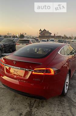 Лифтбек Tesla Model S 2017 в Львове