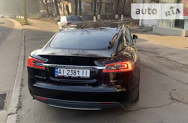 Хетчбек Tesla Model S 2015 в Києві