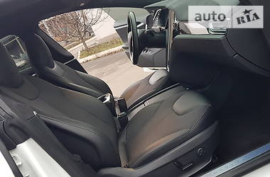 Седан Tesla Model S 2017 в 