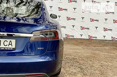 Лифтбек Tesla Model S 2016 в Киеве