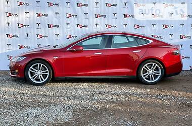 Седан Tesla Model S 2015 в Киеве