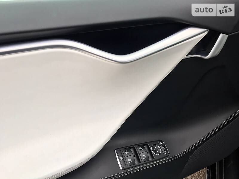 Хетчбек Tesla Model S 2017 в Харкові