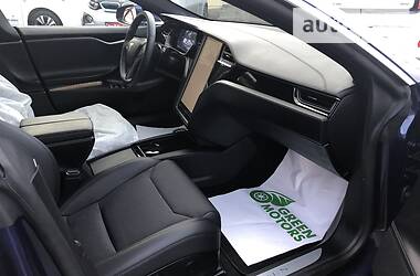 Седан Tesla Model S 2018 в 