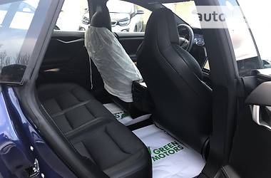 Седан Tesla Model S 2018 в 