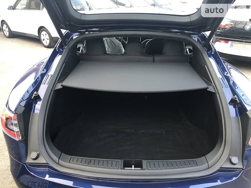 Седан Tesla Model S 2018 в Одессе