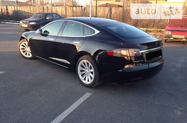 Седан Tesla Model S 2017 в Вінниці