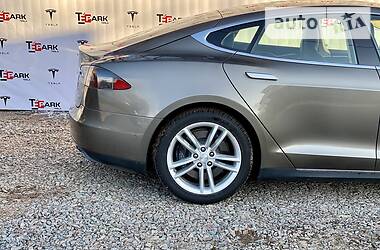 Лифтбек Tesla Model S 2015 в Киеве