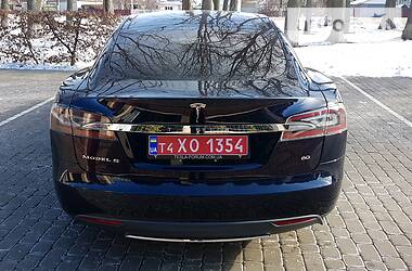 Лифтбек Tesla Model S 2014 в 