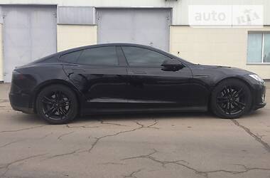 Хетчбек Tesla Model S 2015 в 