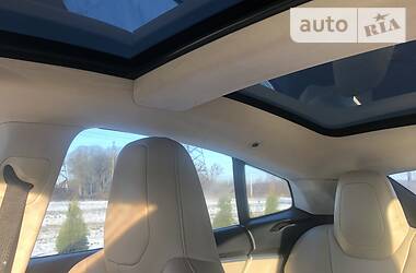 Лифтбек Tesla Model S 2015 в 