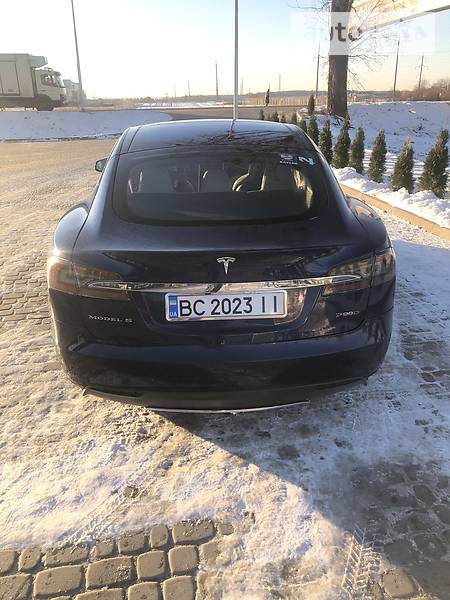 Ліфтбек Tesla Model S 2015 в Львові