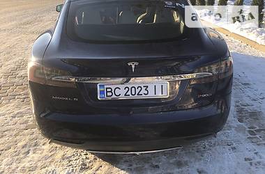 Лифтбек Tesla Model S 2015 в 